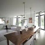 Les Marais Вилла